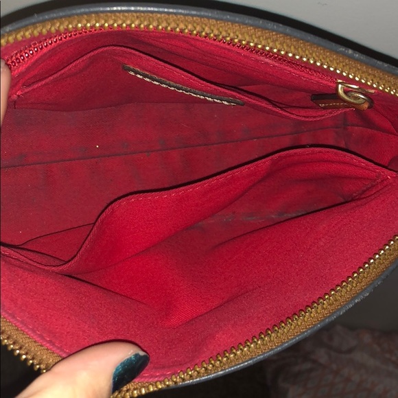 Dooney & Bourke purse - Picture 3 of 8